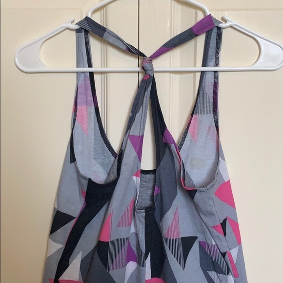 triangle pattern tank top - Picture 4 of 4